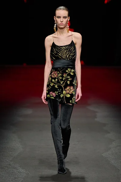 Look 29